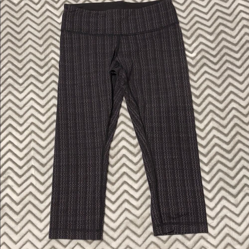 Crop yoga pants